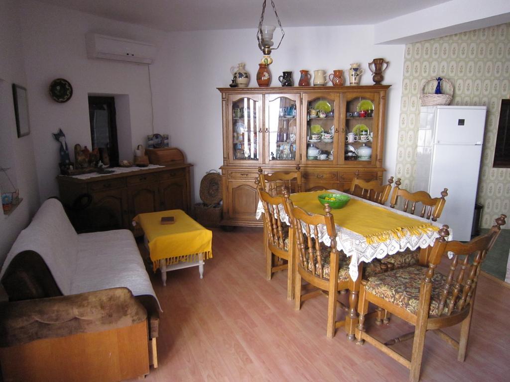 Holiday Home Mona Igrane Rum bild