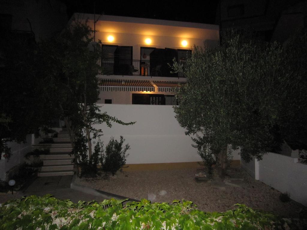 Holiday Home Mona Igrane Rum bild
